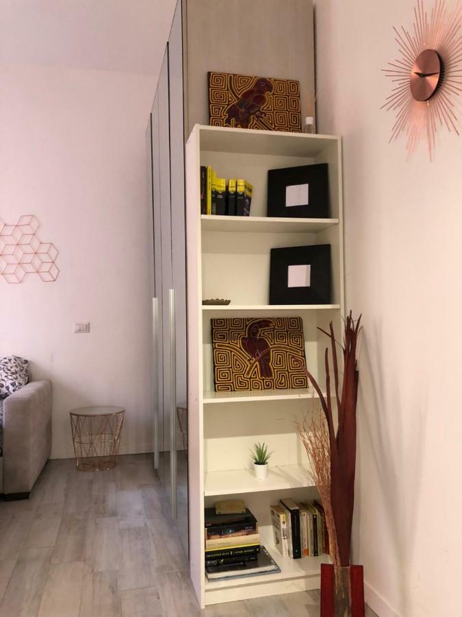 Joy House -Central City Near Metro Arco Della Pace Brera-Entire Apartment Perfect For Work & Play, Nightlife With Ac & Fast Wifi Welcome To The Cool Joy House! Милан Экстерьер фото