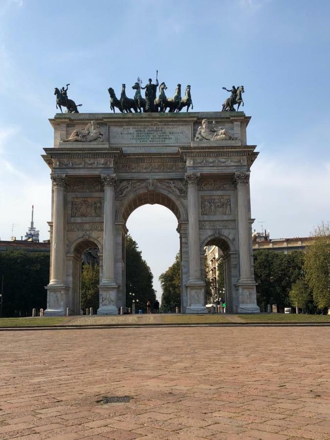 Joy House -Central City Near Metro Arco Della Pace Brera-Entire Apartment Perfect For Work & Play, Nightlife With Ac & Fast Wifi Welcome To The Cool Joy House! Милан Экстерьер фото